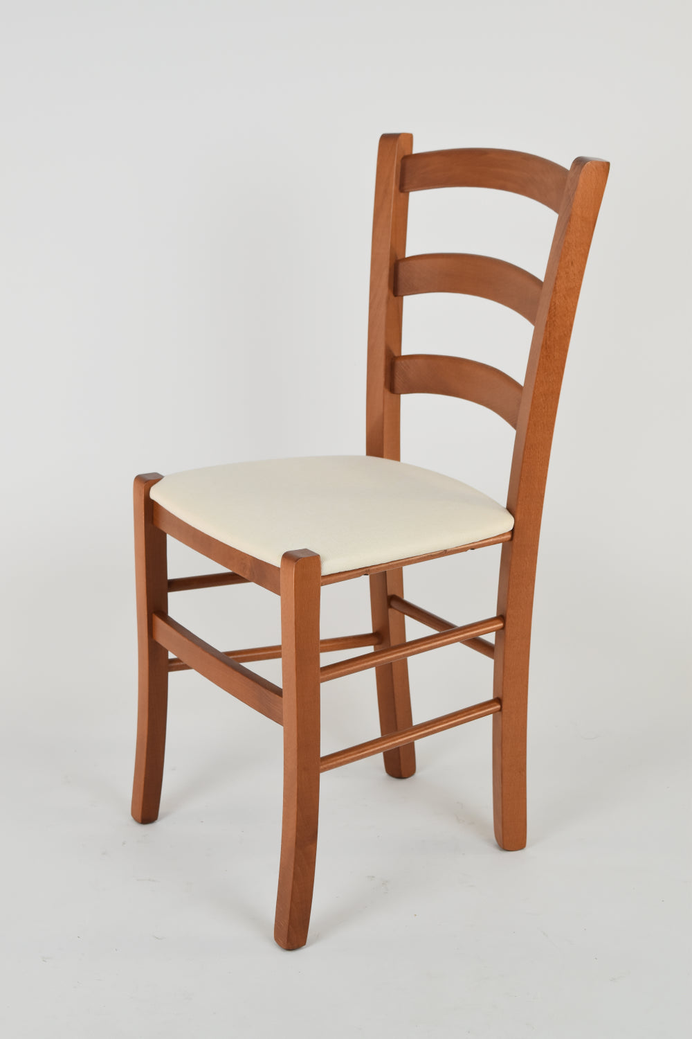 Sedia modello Venice con robusta struttura in Legno di faggio verniciato e seduta in ecopelle o tessuto
