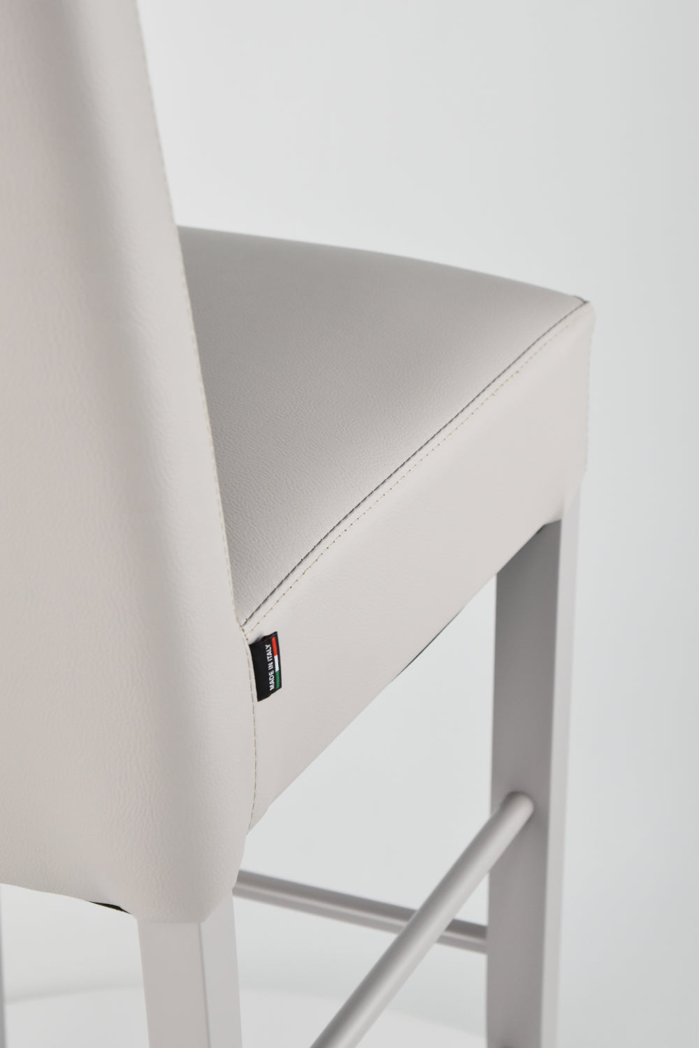 Set of high stools Luisa with structure in beech wood, seat and back upholstered and covered in artificial leather
