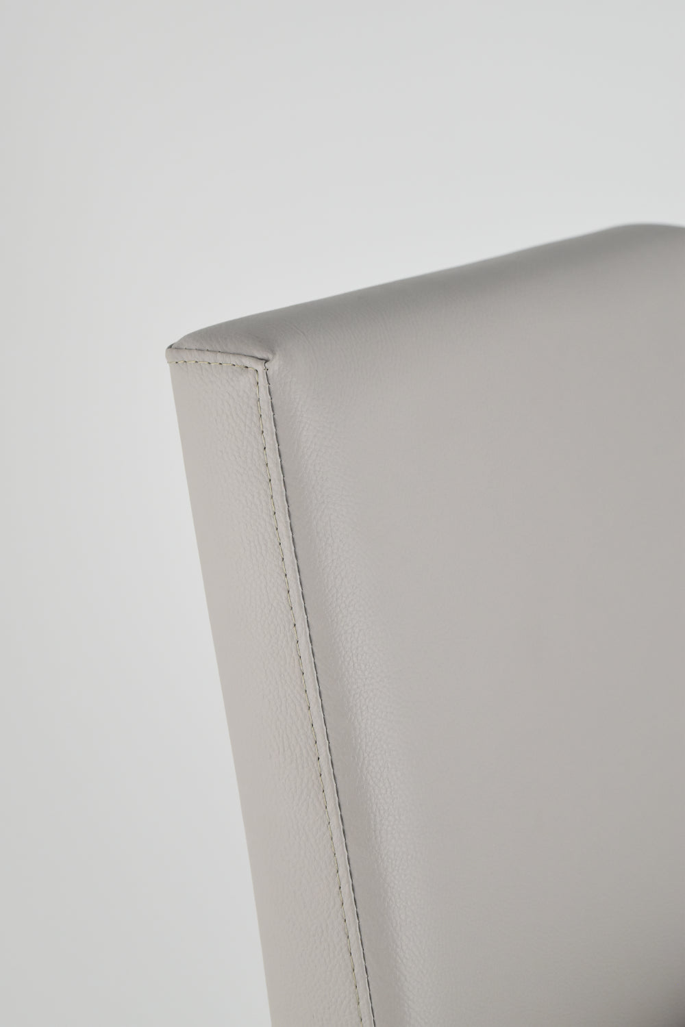 Set of high stools Luisa with structure in beech wood, seat and back upholstered and covered in artificial leather