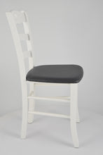 Carica l&#39;immagine nel visualizzatore di Gallery, Laccato Bianco-Finta Pelle Grigio scuro/Set 2 sedie
