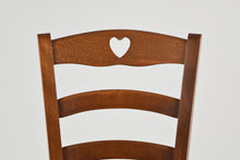 Lade das Bild in den Galerie-Viewer, Stuhl Cuore mit robuster Struktur aus lackiertem Buchenholz, gepolsterter Sitz
