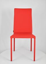 Afbeelding in Gallery-weergave laden, Set sedie impilabili Julia con robusta struttura in acciaio imbottita e rivestita in pelle artificiale
