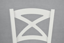 Charger l&#39;image dans la galerie, Chaise Cross avec robuste structure en bois de hêtre et assise en bois
