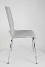 Carica l&#39;immagine nel visualizzatore di Gallery, Set sedie Lisbona con scocca in multistrato imbottita e rivestita in tessuto grigio perla e basamento in tubo d&#39;acciaio
